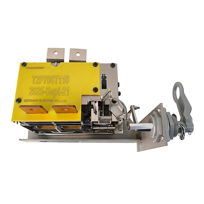 Interruptor automático monofásico 700A CSP 167KVA detalle del terminal superior curvo