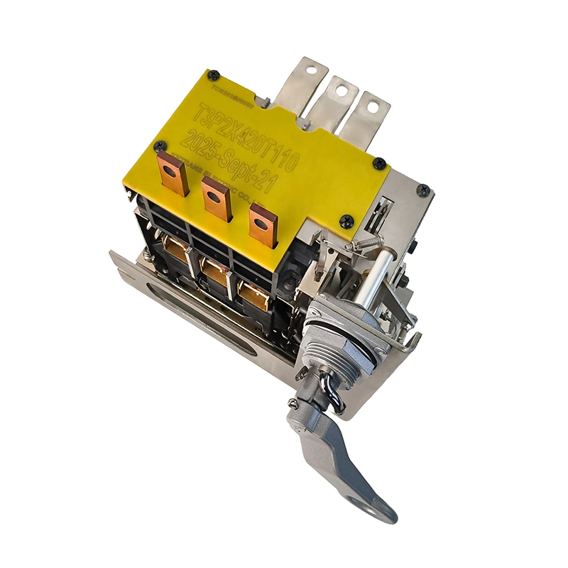Primer plano del terminal de tornillo de un interruptor automático inmerso en aceite 320A CSP 300KVA